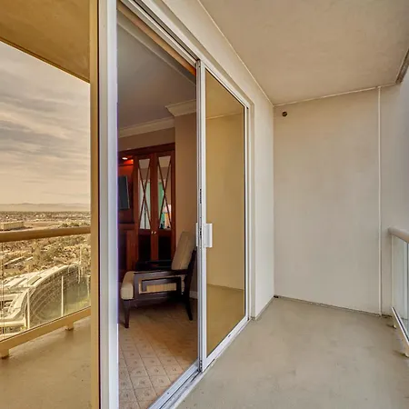 Kintsugi Retreat-Condo-Stripview-No Resort Fee-3