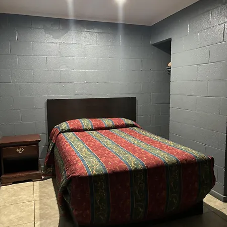 Budget Inn Of Mineola-3