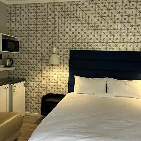 Abbotsford Guest House-3