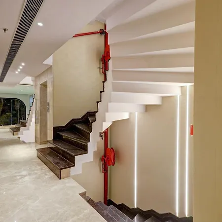 Hotel The Viking, City Centre - Near New Delhi Railway Station & Connaught Place-3