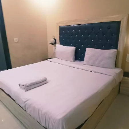 Hotel Luxury Inn Adarsh Nagar Metro Pillar No 100-3