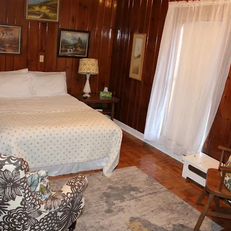 Historical Hotel - House Of Ludington-2