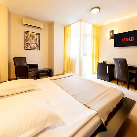 Hotel Maxim-2