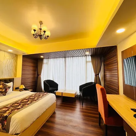 Luxury Stay At Hotel Broadway Boutique Mall Road Chowrasta Near Mahakal Temple-3