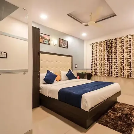 Hotel Akasa Inn Near T2 International Airport Mumbai-3