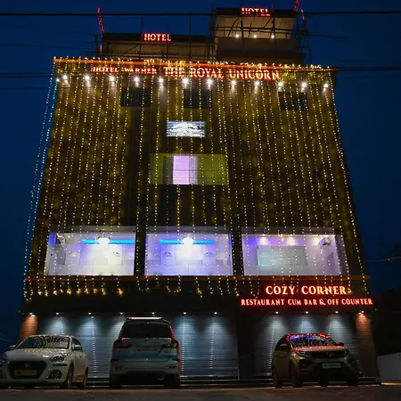 Hotel Warner The Royal Unicorn-3