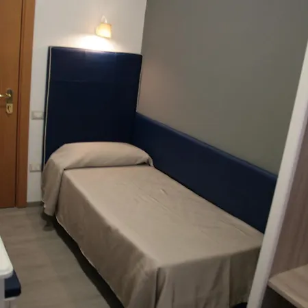 Hotel Magenta-2