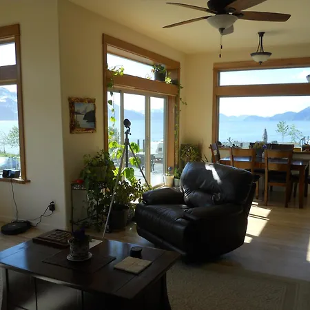 Seward Front Row Bed And Breakfast-2