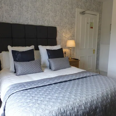 Bryn Derwen Guest House-3