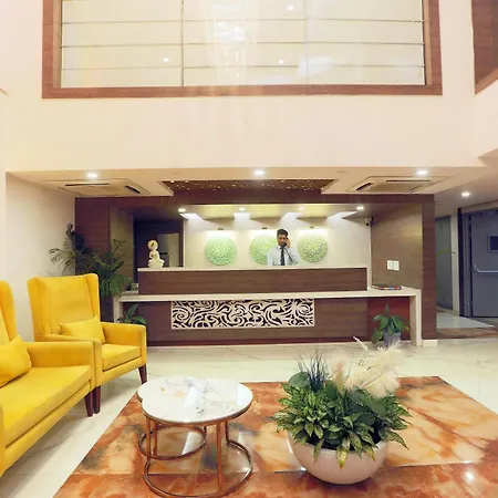 Hotel Cardinal Oxmo Delhi Airport-3