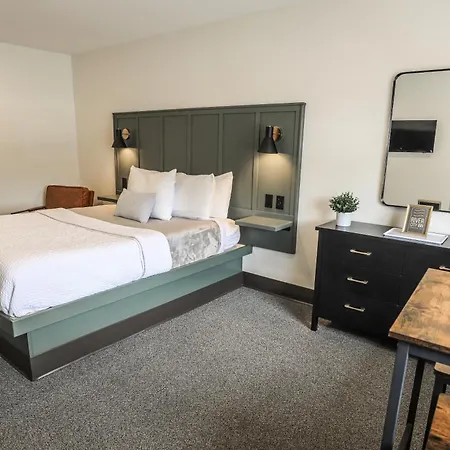 River City Inn-3