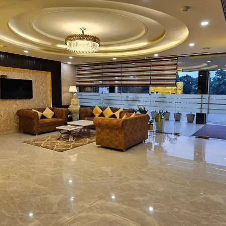 Hotel The Saffron Park-2