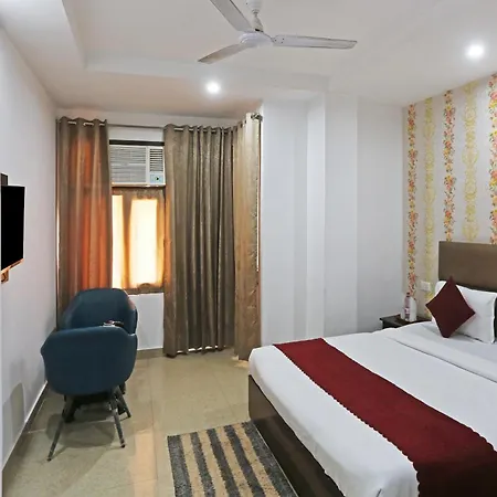 Hotel Vista Ambs Plaza A Family Hotel Near Igi Delhi Airport-3