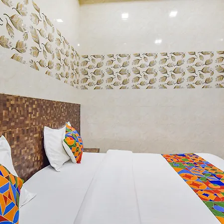 Fabhotel Maa Gayatri Sadan - Nr Pram Mandir Shree Banke Bihari Temple-2