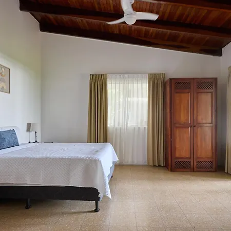 Perla De La Playa Beachfront Hotel-2