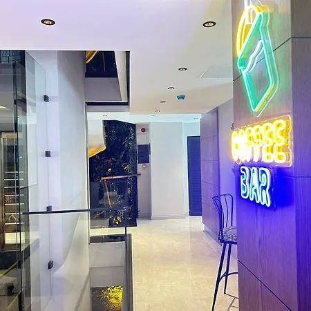 Sam Hotel-3