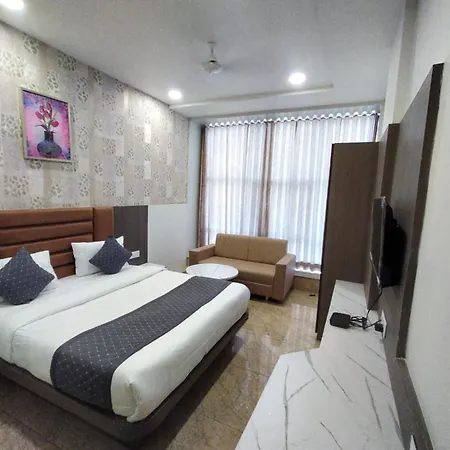 Hotel Lee Pride-3