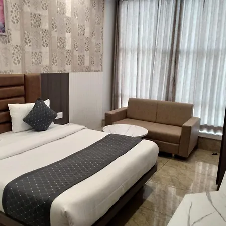 Hotel Lee Pride-2