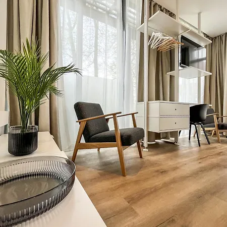 Glashaus mit 3 Gästezimmer-3