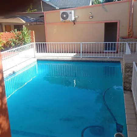 De'Moore Guest House-3
