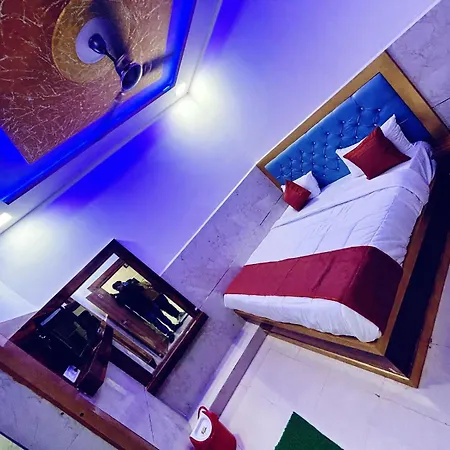 Hotel Town Grand-2