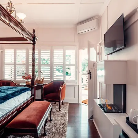 Rosemont House Luxury Bnb Suites-2