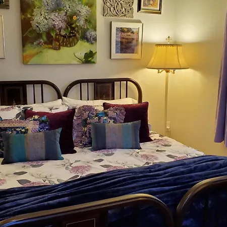 Glorious Gardens Bed And Breakfast-3