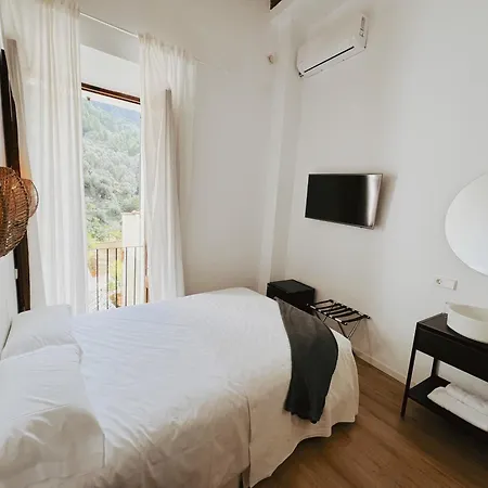 Fornalutx Petit Hotel - Bed & Breakfast-3