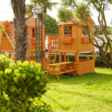 Hotel Oasis-2