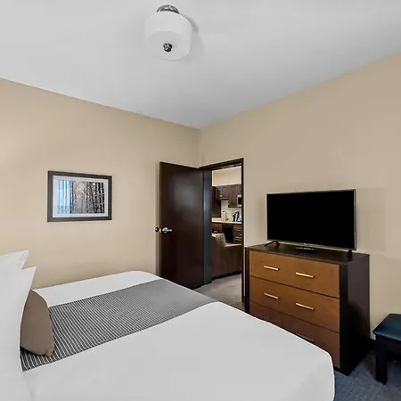Best Western Plus Lacombe Inn And Suites-3