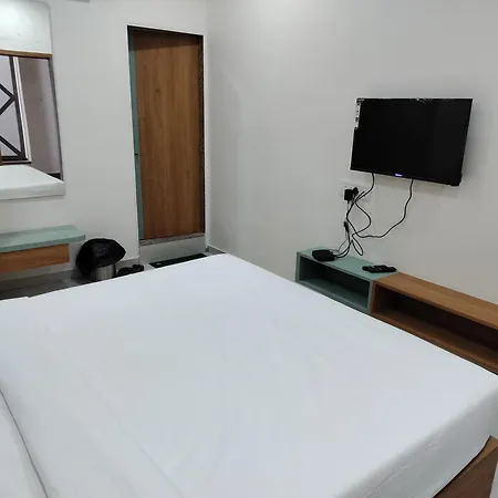 Hotel Amrutam And Guest House-2