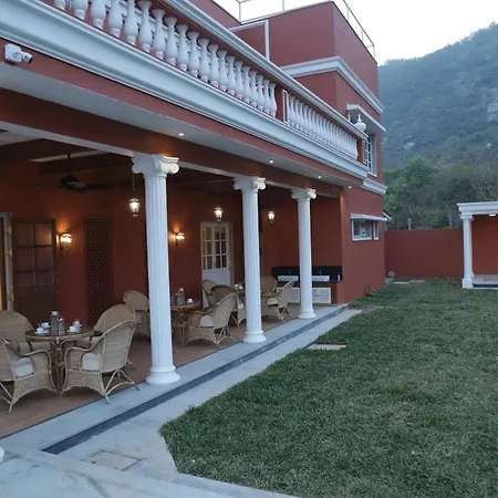 Summer House Nandi Foothills-3