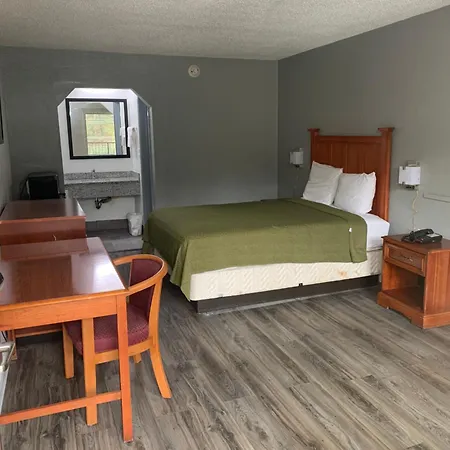 Rodeway Inn-3