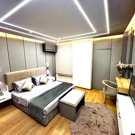 Queens Suite Hotel-3