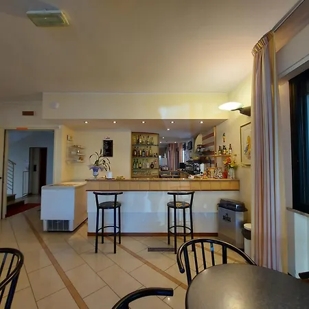 Hotel Joli-2