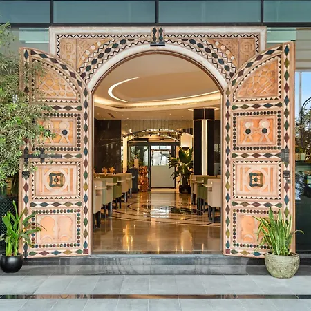 Royal Continental Suites Business Bay-3
