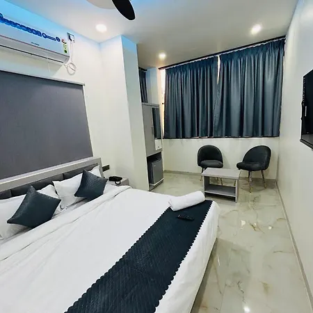 Hotel Sky City-3