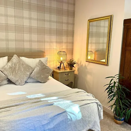 Beechtree Cottage, Cairngorm Suite, Kirkmichael-2
