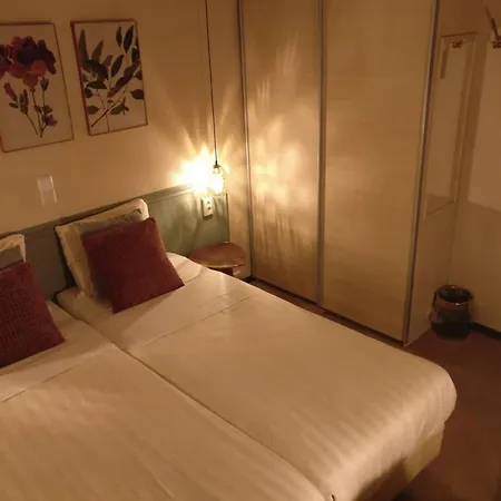 Hotel Bently International-2