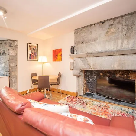 Kirwan'S Lane Townhouse-2
