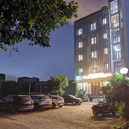 Status By Hotel The Emporio-3