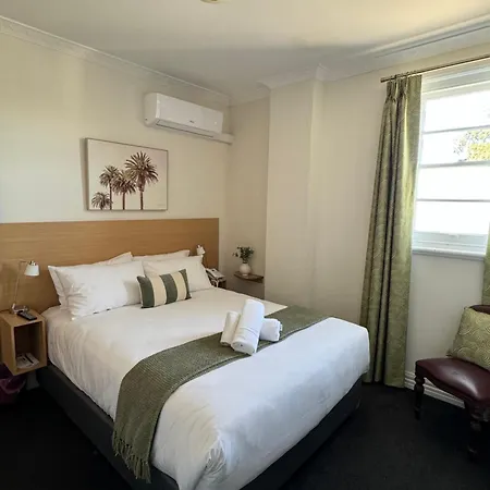 Royal Mail Hotel Whittlesea-2
