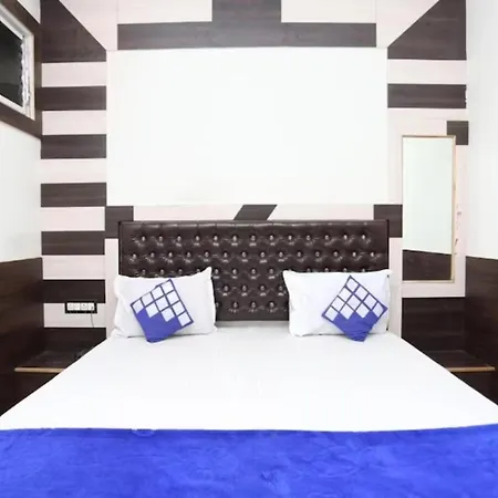 Hotel New Ashiyana Palace Near Ganga Ghat And Vishwanath Temple-3