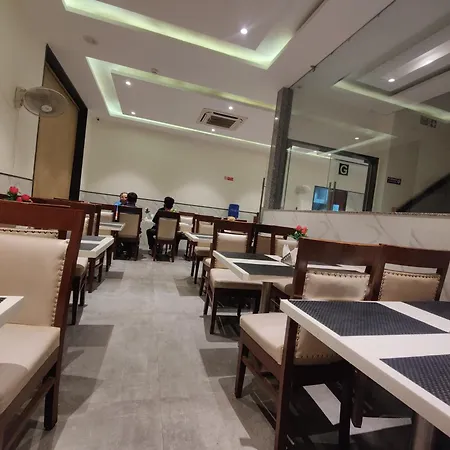 Hotel Z Suites Delhi Igi Airport- Free Airport Drop-2