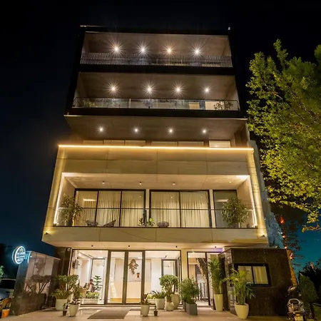 The Lodgers Luxury Hotel Near Golf Course Road Gurgaon-3