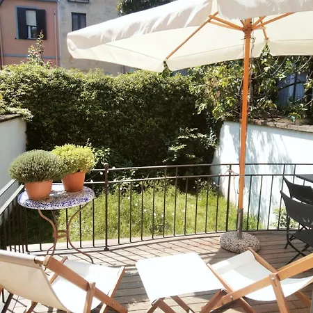 Casa Mari - Free Secure Parking, Breakfast, Private Bathroom, Wifi, Garden, Aircon, 5 Min Walk To Metro And Train Station-3