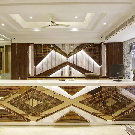 Hotel Star Villa City Centre Connaught Place - Airport Pick Up & Drop-2