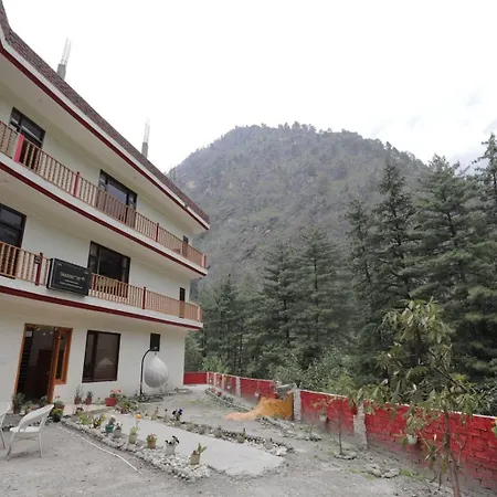 Shangri-La Rooms & Restaurant-3