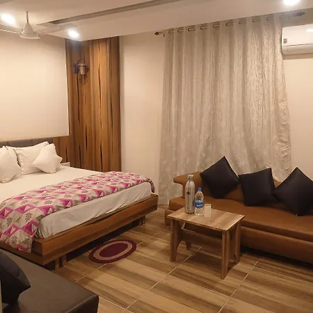 Hotel Shubh Ashish Near Bank More-3