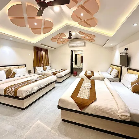 Hollywood Palace Resort-2